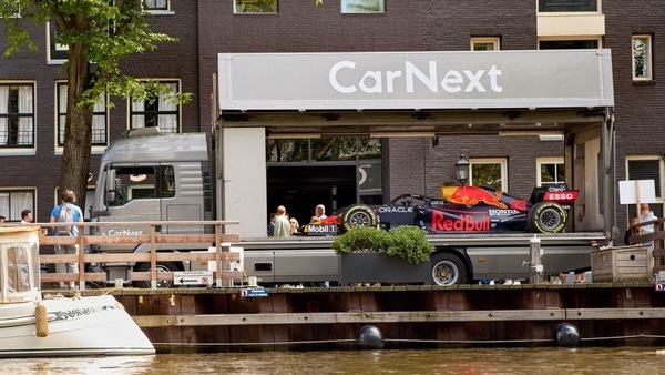 Verstappen, la RB14 del 2018 consegnata a domicilio