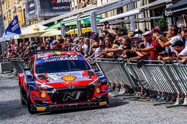 Rally d'Ypres: continua lo straordinario dominio Hyundai