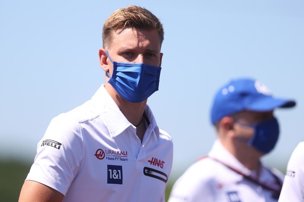 Binotto su Mick Schumacher: "Debutto in F1? Sta facendo bene: in Ferrari siamo felici"