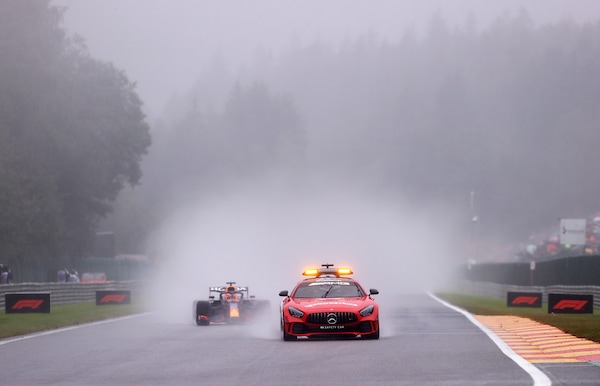 GP Belgio, Spa sotto al diluvio: le condizioni proibitive prima della partenza