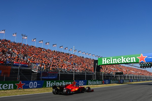Sainz: "Non so come i meccanici siano riusciti a riparare la macchina in tempo"