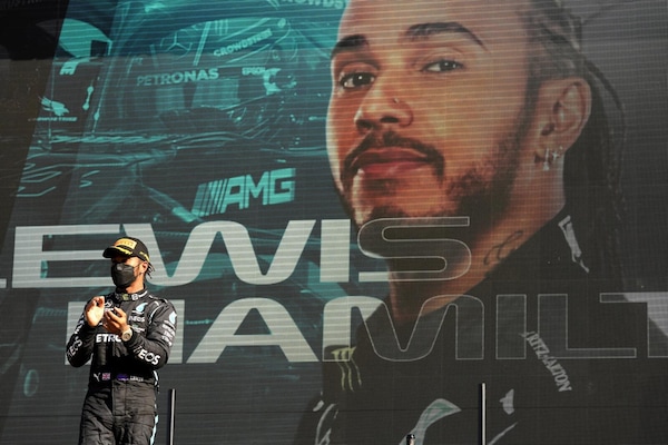 Hamilton: "Max come Mosè, si è fatto strada come nel Mar Rosso"
