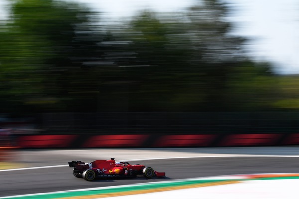 Leclerc: "Non sto benissimo, ma dobbiamo prendere più punti possibili in Ferrari"