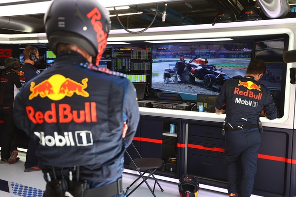 Marko contesta lo "show" dell'Hamilton infortunato