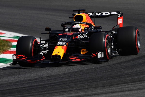 Horner, indizi di cambio PU a Sochi? "Max da ultimo a primo nel 2018"