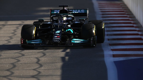 Hamilton: “Verstappen parte dal fondo, occasione da capitalizzare