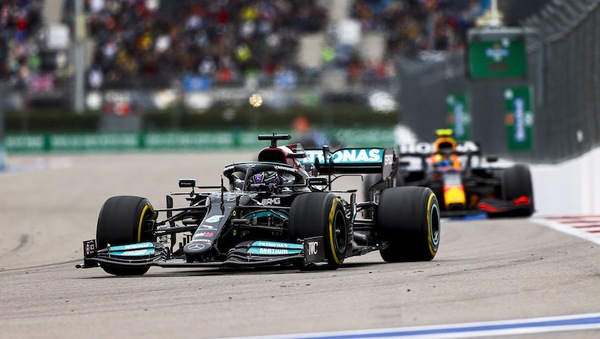 Hamilton e il cambio di PU, Wolff: "Stiamo valutando"