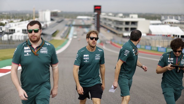 GP USA, Vettel sconterà una penalità per sostituzione della PU