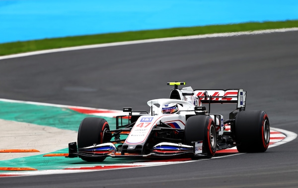 Haas 22, ottimismo Steiner: "Sviluppo positivo, torneremo nel gruppo"