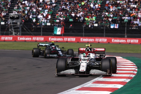 Alfa Romeo penalizza ancora Giovinazzi: "Strategia del tutto sbagliata"