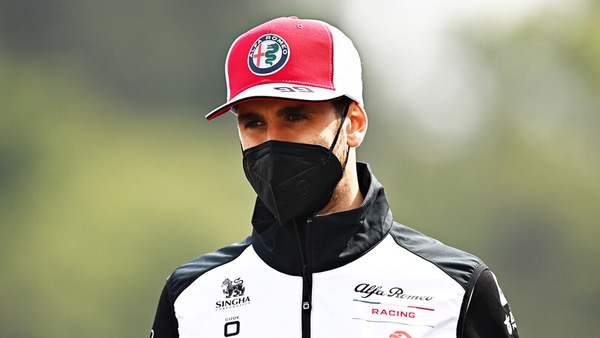 Alfa Romeo, Giovinazzi senza sedile nel 2022: il 16 novembre l'annuncio del nuovo pilota