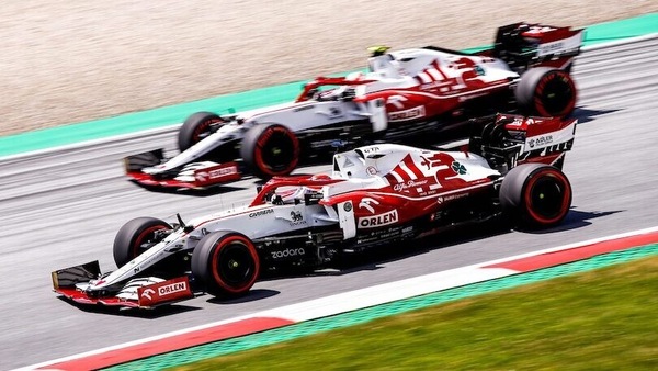 Mercato piloti, dalla Cina Zhou in Alfa Romeo nel 2022