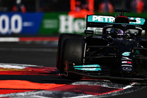 Penalità per Hamilton, in Brasile monta un altro motore