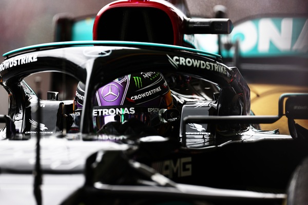 GP Brasile, qualifiche: Hamilton, che giro! Battuto Verstappen, Sainz 6° davanti a Leclerc