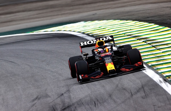 Verstappen: "Hamilton col motore nuovo? Non è uno shock". Ma Max rischia una penalità
