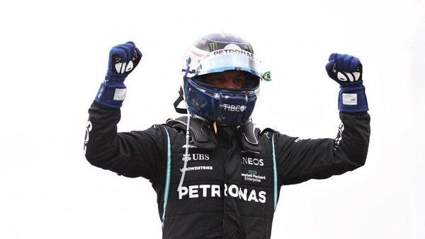 GP Brasile, Sprint Race: vince Bottas davanti a Verstappen e Sainz, rimontone Hamilton è 5°