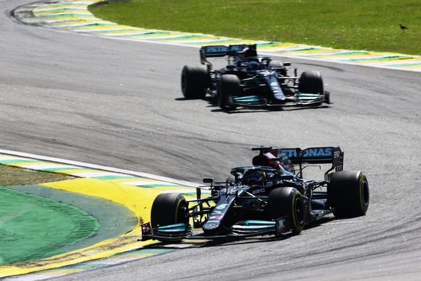 GP Brasile: Hamilton, che trionfo! Verstappen battuto, Leclerc 5°