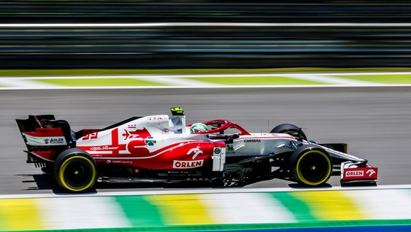 Sauber Alfa Romeo, fuori Giovinazzi dentro Zhou: è ufficiale