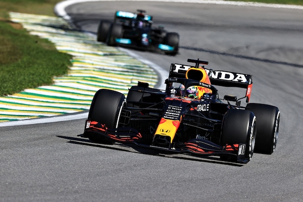Red Bull si interroga verso il Qatar, Verstappen non si sbilancia