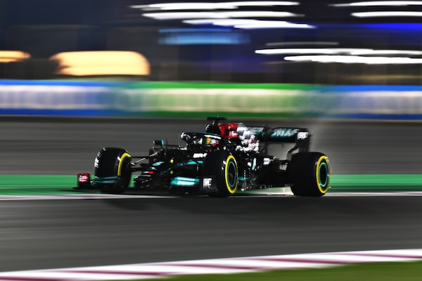 GP Qatar, qualifiche: super pole di Hamilton, Leclerc fuori in Q2