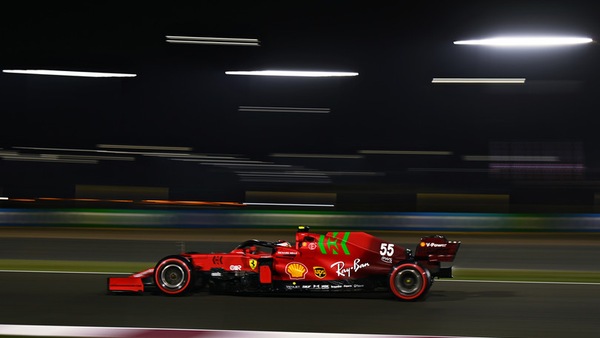 Sainz: "Bravi a rimanere calmi, con la media per tentare qualcosa di diverso"