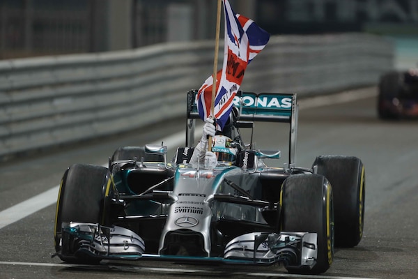 GP Abu Dhabi 2014: Hamilton, quella notte che può ancora ispirarlo