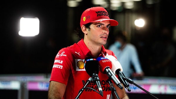 Sainz: "Approccio stile Monaco in Arabia. Ai commissari chiediamo occhi aperti"