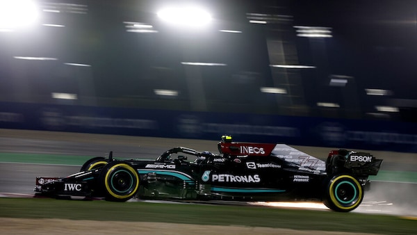 Pirelli, a Losail forature provocate dai cordoli