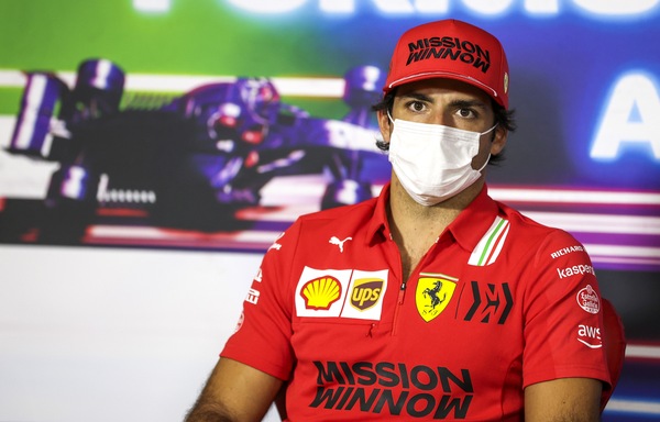 Sainz: "Chiudo meglio di come abbia iniziato. Lewis-Max? Che siano sportivi"
