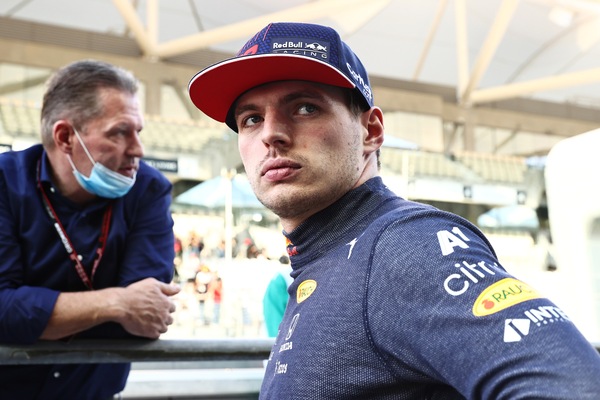 Verstappen: "Corro duramente, non è corretto penalizzare solo me"