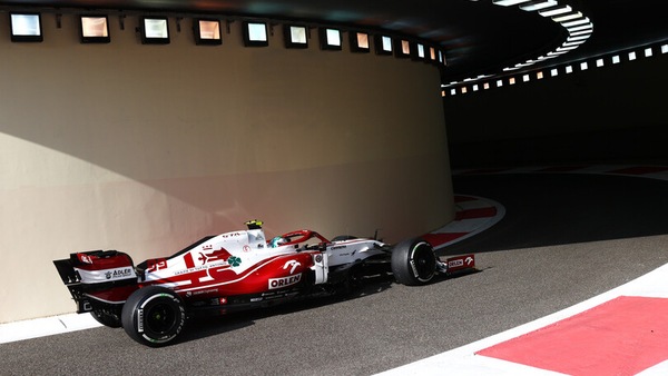 Giovinazzi: "Omaggio a Raikkonen meritato, è stato un buon venerdì"