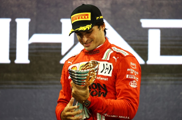 GP Abu Dhabi, Sainz: "Gara perfetta. Nel 2022 pronti a lottare per il Mondiale"