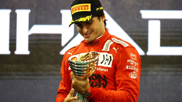 GP Abu Dhabi, Sainz: "Gara perfetta. Nel 2022 pronti a lottare per il Mondiale"