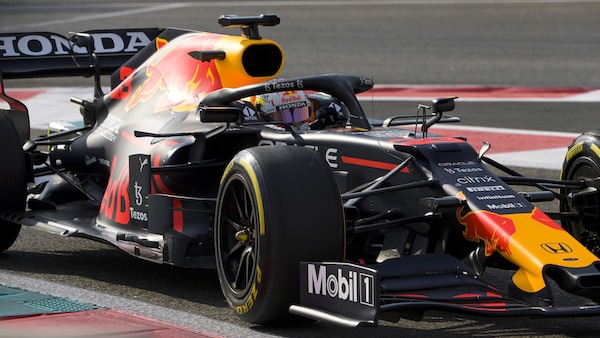 Verstappen: "Nessuno shock dalle gomme, adesso mi allontano dalla pista"