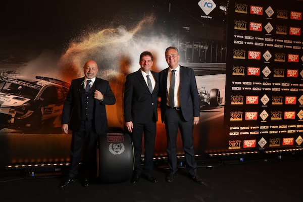 Caschi d'Oro 2021, Pirelli e Mario Isola: "Il mondo dei costruttori degli pneumatici è aperto alla competizione"
