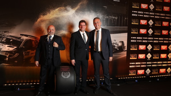 Caschi d'Oro 2021, Pirelli e Mario Isola: "Il mondo dei costruttori degli pneumatici è aperto alla competizione"