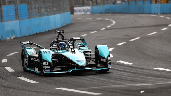 Formula E, Bird rinnova con Jaguar e firma un pluriennale