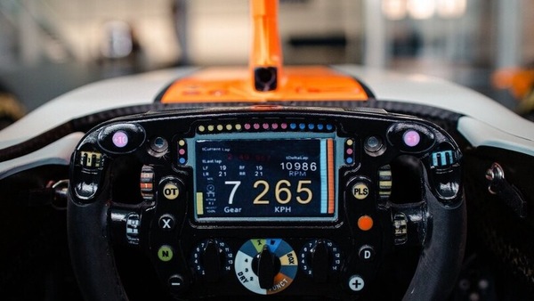 McLaren MCL36, avviata la power unit Mercedes