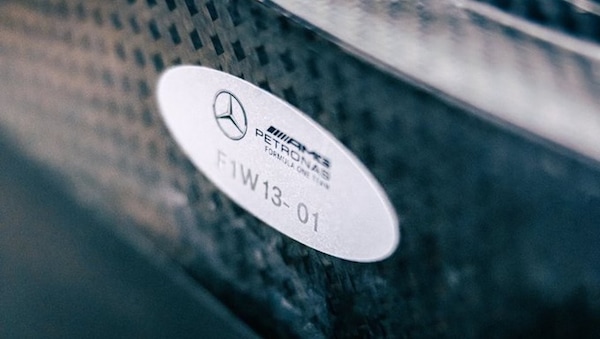 Mercedes rassicura: crash test superati dalla W13