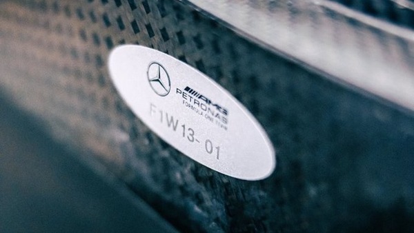 Mercedes rassicura: crash test superati dalla W13