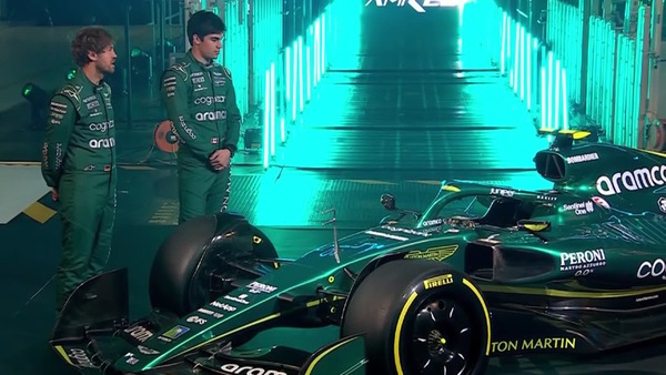 Nuova Aston Martin AMR22, Vettel: "Sogno di vincere, il team ha grandi ambizioni"