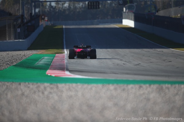 Test Barcellona, day-1, Sainz: "Non ci vorrà molto ad abituarsi a queste vetture"