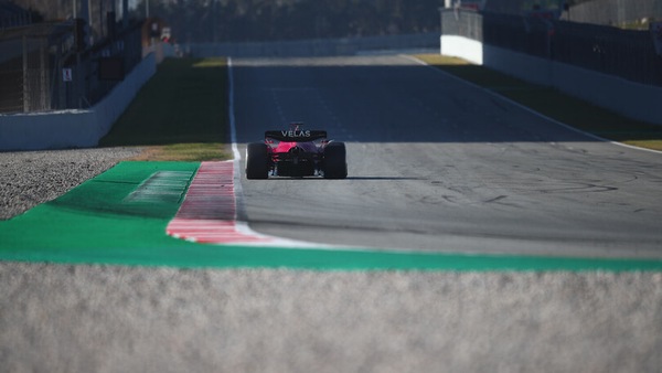 Test Barcellona, day-1, Sainz: "Non ci vorrà molto ad abituarsi a queste vetture"