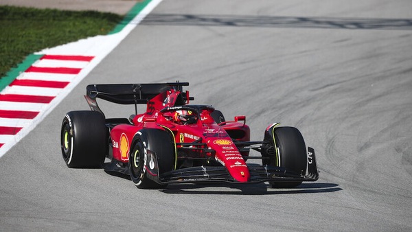 Sainz parla ai tifosi: "Ferrari solida, non abbiamo cercato ancora la prestazione"