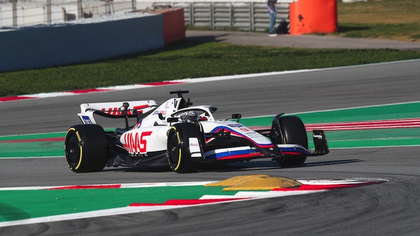 Guerra in Ucraina, sospese le licenze dei piloti russi nel Regno Unito