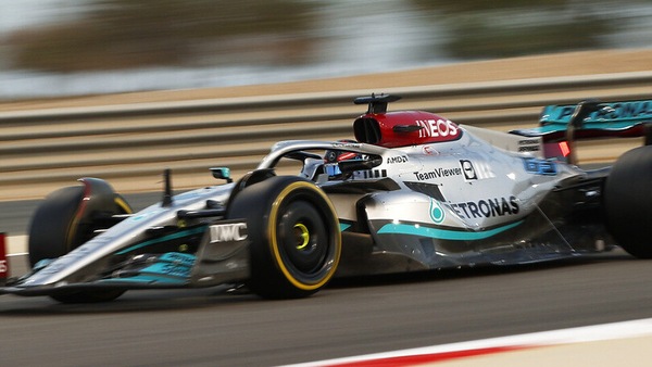 Specchietti Mercedes, FIA e squadre discutono la legalità