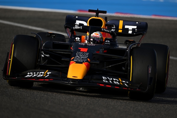 GP Bahrain, FP3: Verstappen davanti a Leclerc, Sainz investigato