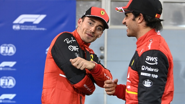 Sainz: "Bravo Leclerc, un successo per me essere in lotta per la pole"