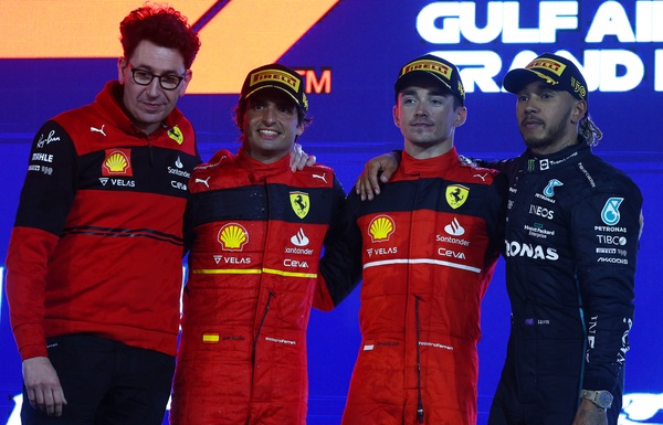 Sainz saluta Binotto: "Un piacere lavorare con te, nel bene e nel male"