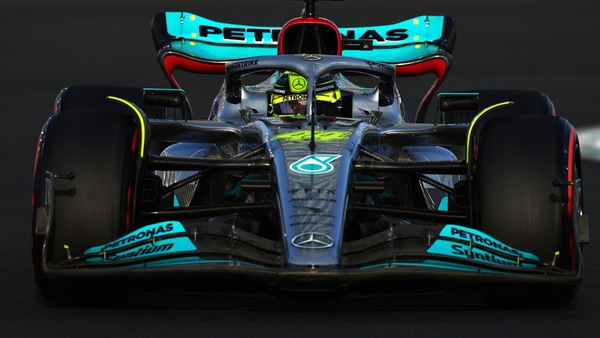 Hamilton: "Macchina inguidabile e non so perché"